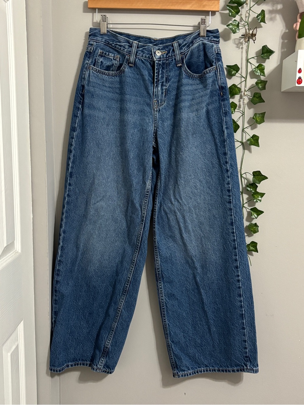Old Navy Classic Mid-Rise Wide-Leg Jeans